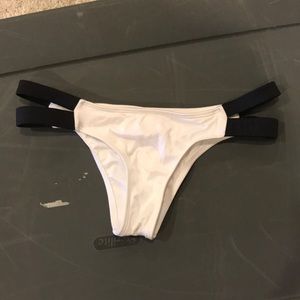 Victoria’s Secret bottoms size M